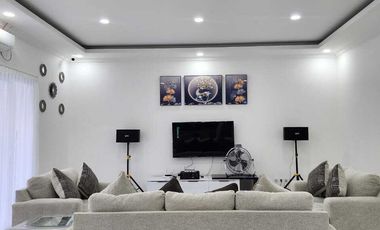 DISEWA RUMAH TAHUNAN 2 LANTAI KOLAM RENANG BISA SURVEY SENTUL SSR860