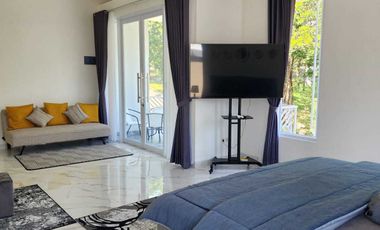 DISEWA RUMAH TAHUNAN 2 LANTAI KOLAM RENANG BISA SURVEY SENTUL SSR860