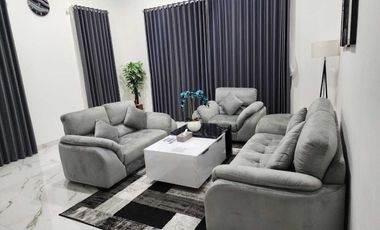 DISEWA RUMAH TAHUNAN 2 LANTAI KOLAM RENANG BISA SURVEY SENTUL SSR860