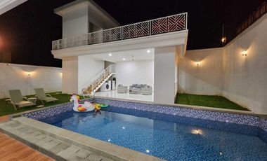 DISEWA RUMAH TAHUNAN 2 LANTAI KOLAM RENANG BISA SURVEY SENTUL SSR860