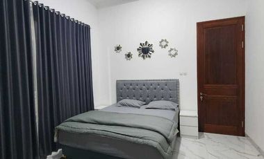 DISEWA RUMAH TAHUNAN 2 LANTAI KOLAM RENANG BISA SURVEY SENTUL SSR860