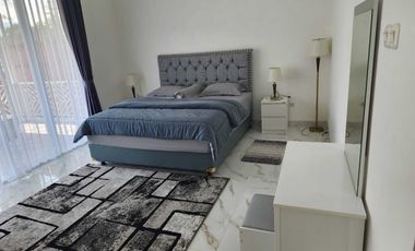 DISEWA RUMAH TAHUNAN 2 LANTAI KOLAM RENANG BISA SURVEY SENTUL SSR860