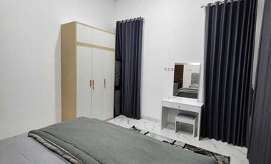 DISEWA RUMAH TAHUNAN 2 LANTAI KOLAM RENANG BISA SURVEY SENTUL SSR860