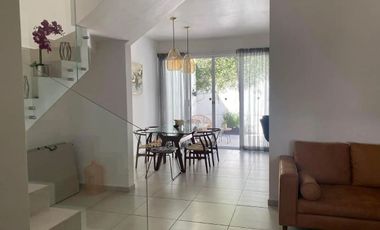 Casa Amueblada en renta en Privada los Angeles, santa catarina.