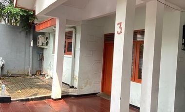 DISEWAKAN : RUMAH DEPAN TAMAN TEBET TIMUR DALAM JAKARTA