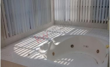 Casa de descanso en Venta con alberca en Lomas de Cocoyóc, Morelos
