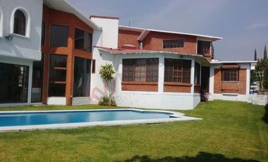 Casa de descanso en Venta con alberca en Lomas de Cocoyóc, Morelos