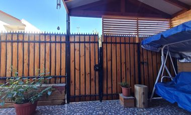 CASA DE 1 PISO EN BARRIO TRANQUILO Y BIEN CONECTADO