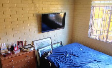 CASA DE 1 PISO EN BARRIO TRANQUILO Y BIEN CONECTADO