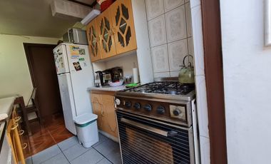CASA DE 1 PISO EN BARRIO TRANQUILO Y BIEN CONECTADO