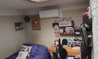CASA DE 1 PISO EN BARRIO TRANQUILO Y BIEN CONECTADO