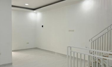 Disewa rumah baru Buaran Jakarta timur