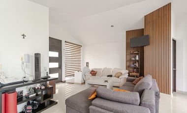 Hermosa Casa en Condominio con Alberca y Vista Panorámica