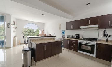 Hermosa Casa en Condominio con Alberca y Vista Panorámica