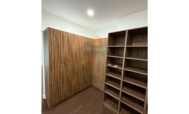 Renta PentHouse Icon by Cosmopolitan