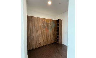 Renta PentHouse Icon by Cosmopolitan