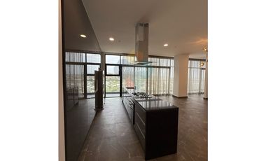 Renta PentHouse Icon by Cosmopolitan