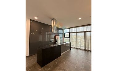 Renta PentHouse Icon by Cosmopolitan