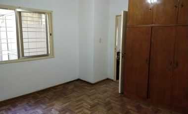 VENTA CASA EN RAMOS MEJIA 3AMB-EXCELENTE ESTADDO