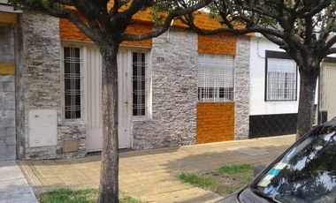 VENTA CASA EN RAMOS MEJIA 3AMB-EXCELENTE ESTADDO