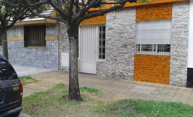 VENTA CASA EN RAMOS MEJIA 3AMB-EXCELENTE ESTADDO
