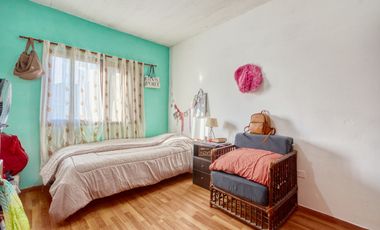 Departamento en venta, 3 amnbientes, 2Â° piso. Acepta permuta por vehiculo.