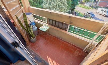 Departamento en venta, 3 amnbientes, 2Â° piso. Acepta permuta por vehiculo.