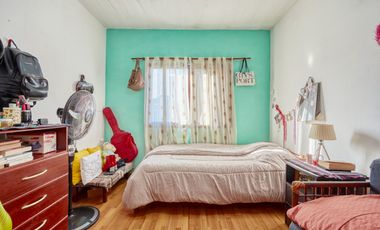 Departamento en venta, 3 amnbientes, 2Â° piso. Acepta permuta por vehiculo.