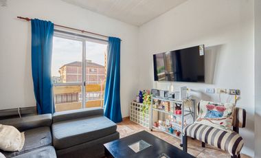 Departamento en venta, 3 amnbientes, 2Â° piso. Acepta permuta por vehiculo.