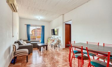 Departamento en venta, 3 amnbientes, 2Â° piso. Acepta permuta por vehiculo.
