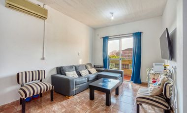 Departamento en venta, 3 amnbientes, 2Â° piso. Acepta permuta por vehiculo.