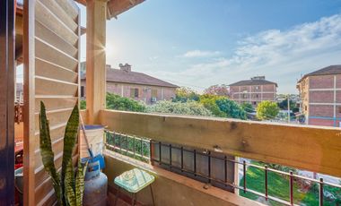 Departamento en venta, 3 amnbientes, 2Â° piso. Acepta permuta por vehiculo.