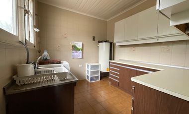 CASA EN VENTA EN SANTO DOMINGO 4 DORM. CON VISTA AL MAR