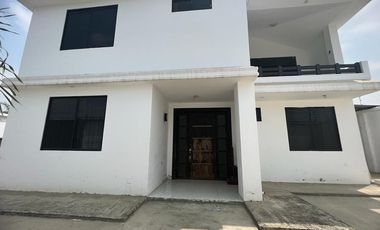 CASA EN VENTA EN CHONE AVENIDA ELOY ALFARO