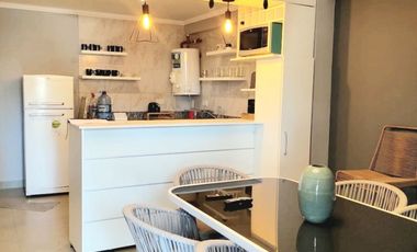 VENDE DEPARTAMENTO AMOBLADO