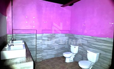 Renacimiento: Propiedad adecuada para local comercial o restaurante-bar.