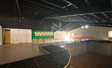 Renacimiento: Propiedad adecuada para local comercial o restaurante-bar.
