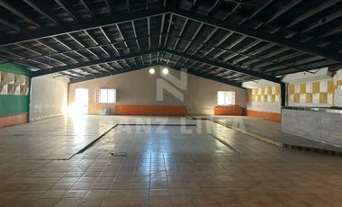 Renacimiento: Propiedad adecuada para local comercial o restaurante-bar.