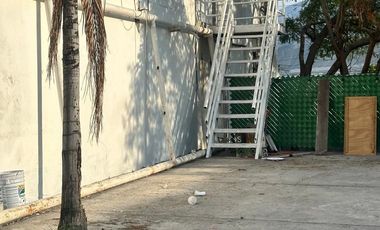 VENTA DE LOCALES COMERCIALES CON EXCELENTE UBICACION