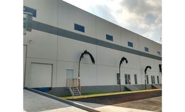 BODEGA NAVE INDUSRIAL EN RENTA SANTA CATARINA