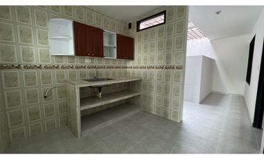 Casa multifamiliar de tres pisos en venta - La Perseverancia Palmira