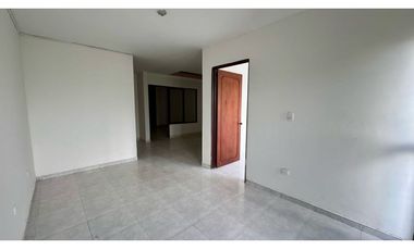 Casa multifamiliar de tres pisos en venta - La Perseverancia Palmira