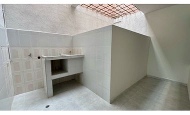 Casa multifamiliar de tres pisos en venta - La Perseverancia Palmira