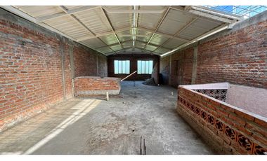 Casa multifamiliar de tres pisos en venta - La Perseverancia Palmira