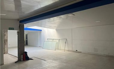 SE ARRIENDA MAGNIFICA CASA COMERCIAL EN CABECERA