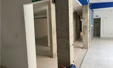 SE ARRIENDA MAGNIFICA CASA COMERCIAL EN CABECERA