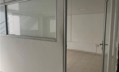 SE ARRIENDA MAGNIFICA CASA COMERCIAL EN CABECERA