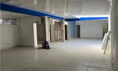 SE ARRIENDA MAGNIFICA CASA COMERCIAL EN CABECERA