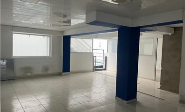 SE ARRIENDA MAGNIFICA CASA COMERCIAL EN CABECERA