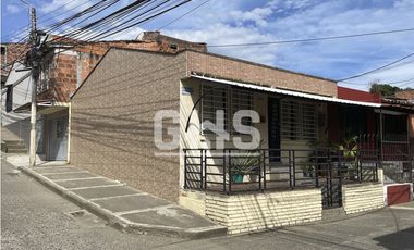 SE ARRIENDA CASA EN BARRIO TORRE LA VEGA CARTAGO